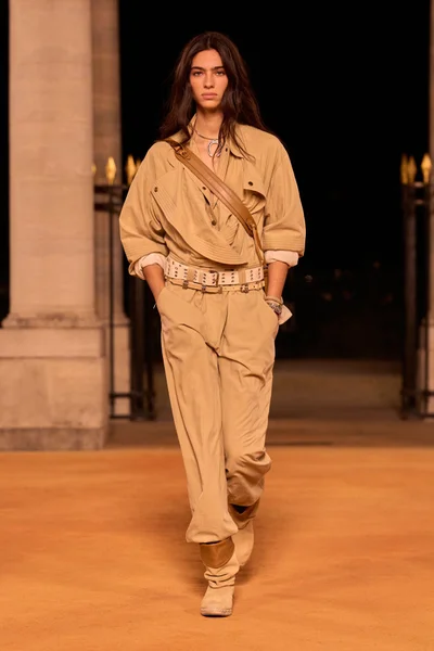 Look 4